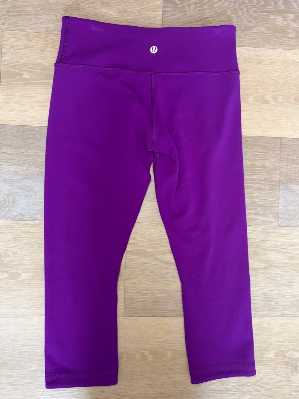 Lululemon Reversible Cropped Leggings Size 6 (Purple/Black)